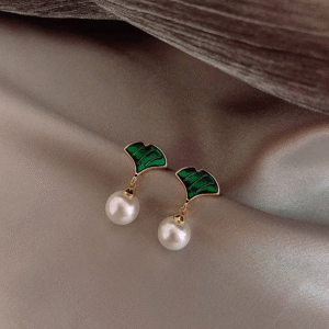 Leaf Charm Pearl Drop Earrings