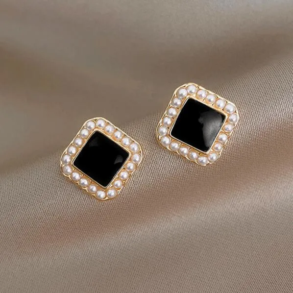 Black & Pearl Square Stud Earrings