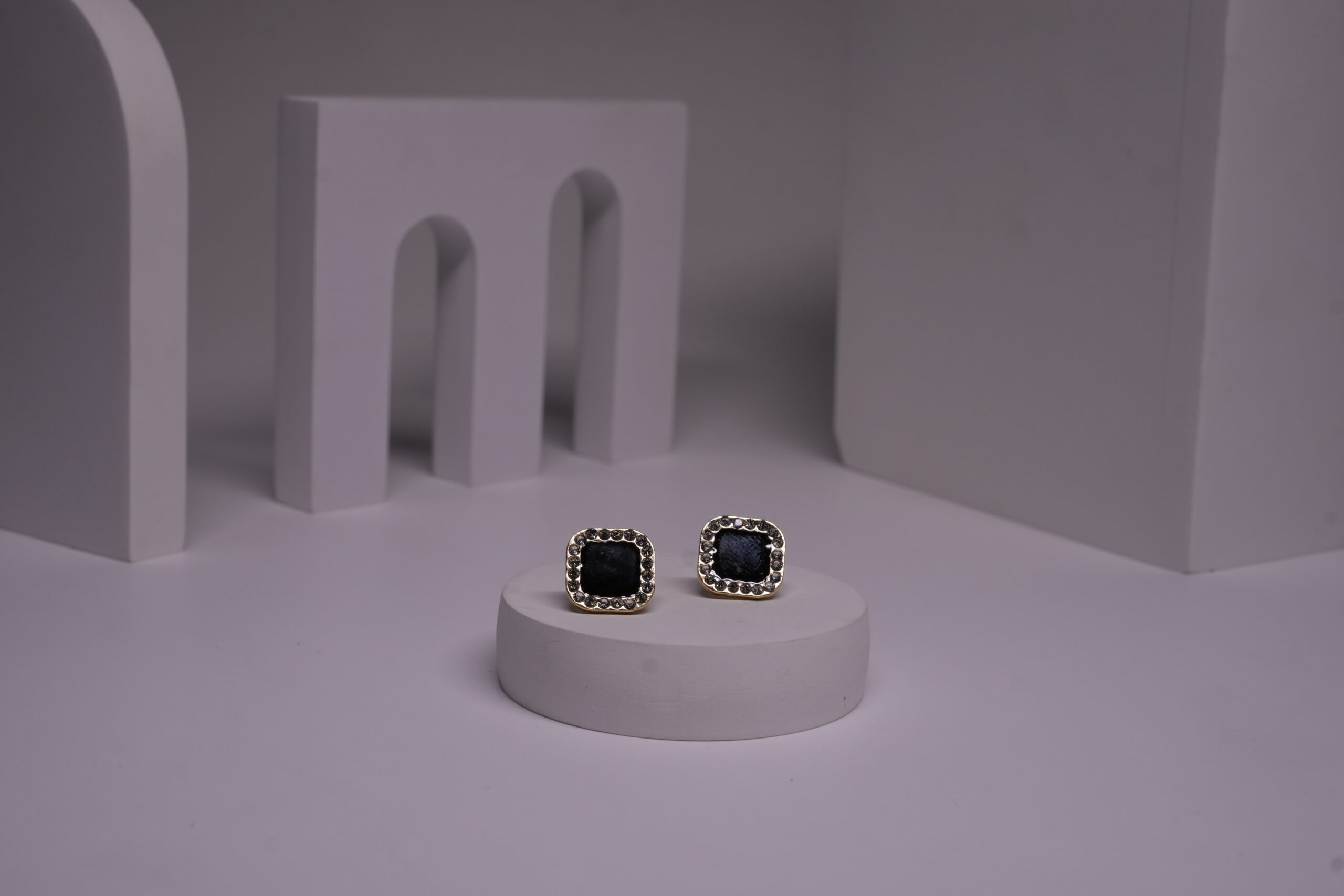 Black & Pearl Square Stud Earrings - Image 3