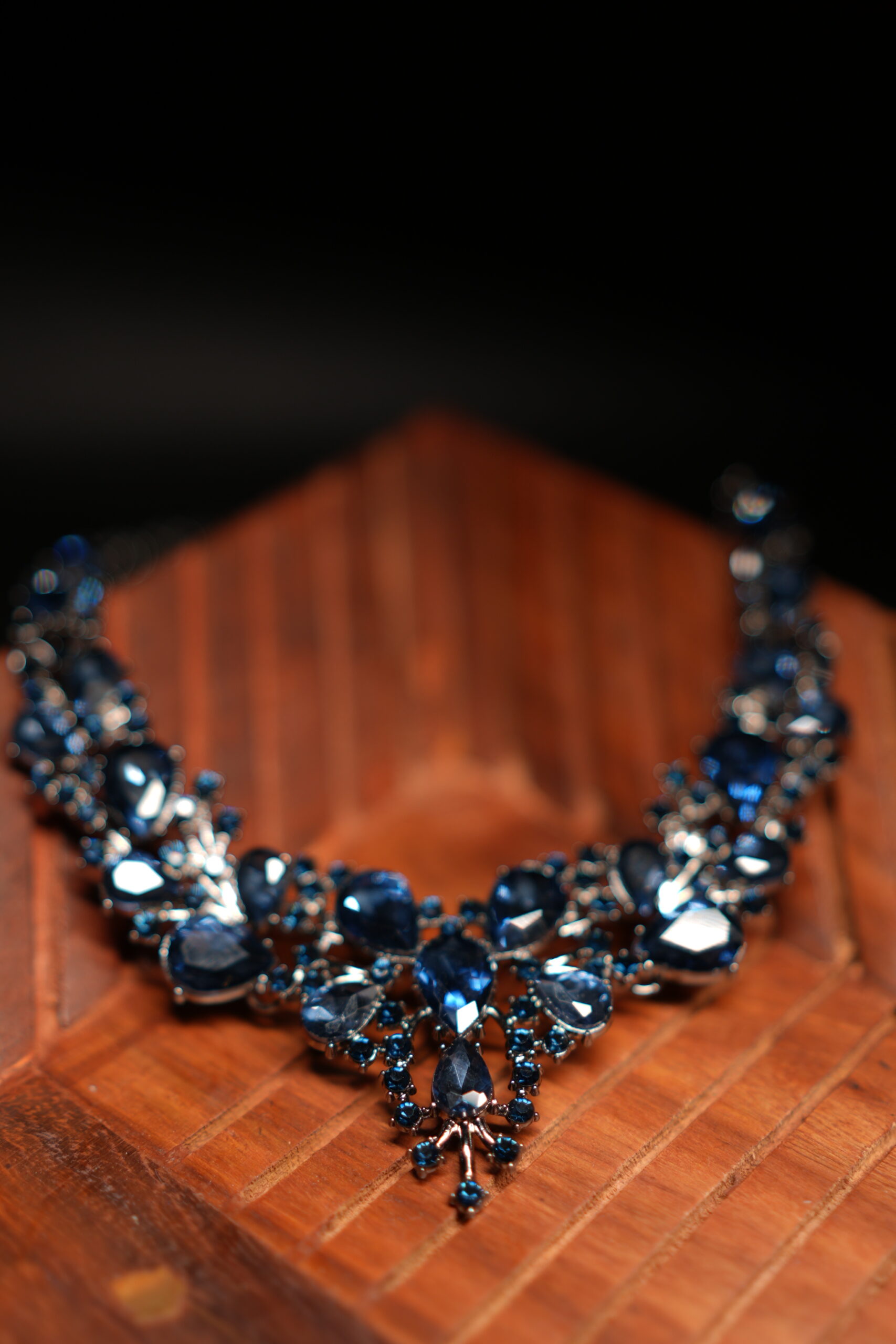 Luxury Crystal Bridal Necklace Set with Drop Earrings - Image 5