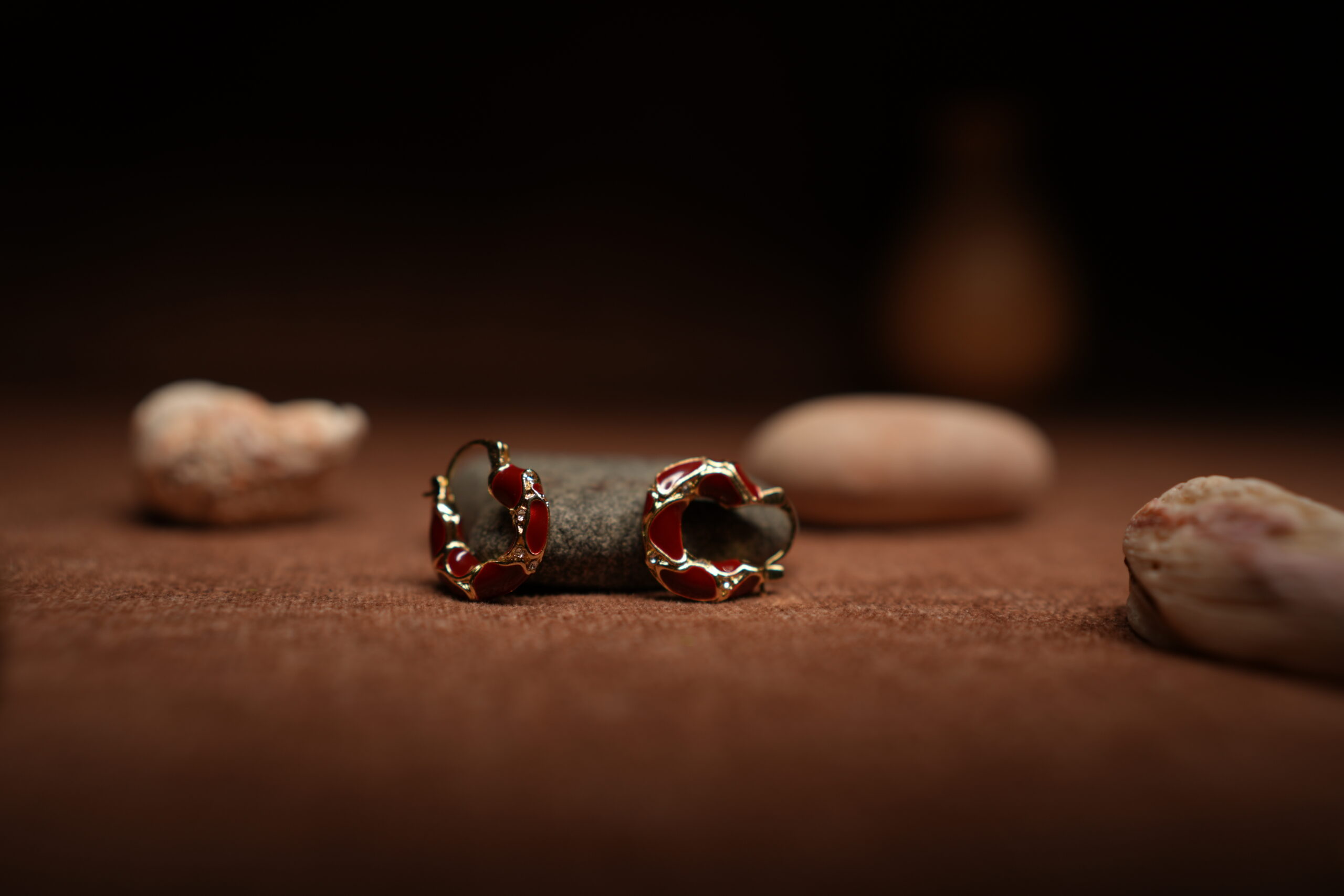 Deep Red Enamel Gold-Tone Scallop Hoop Earrings - Image 5