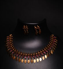 Traditional Ellakathali-style antique gold necklace