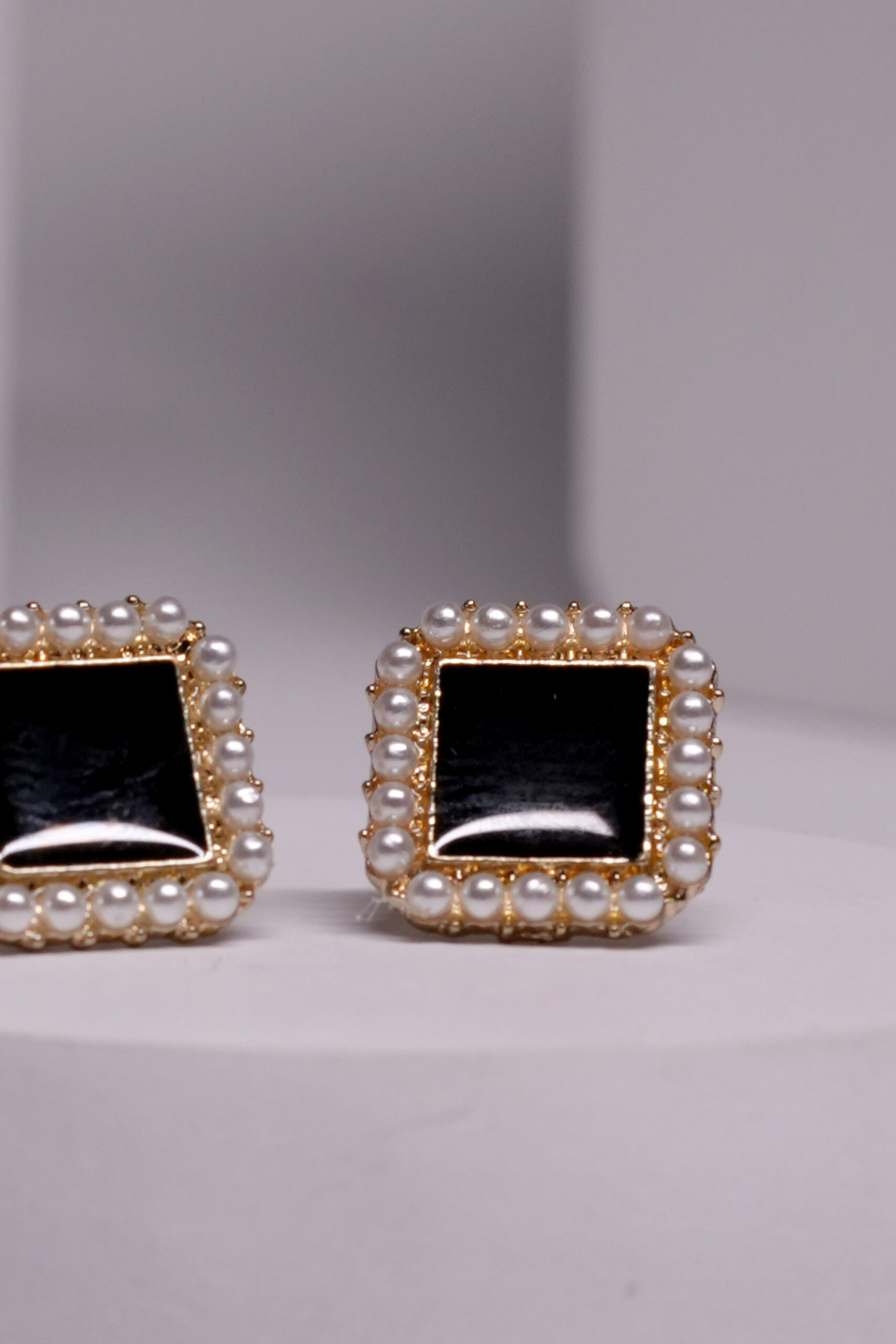 Black Onyx Pearl Border Studs - Image 3