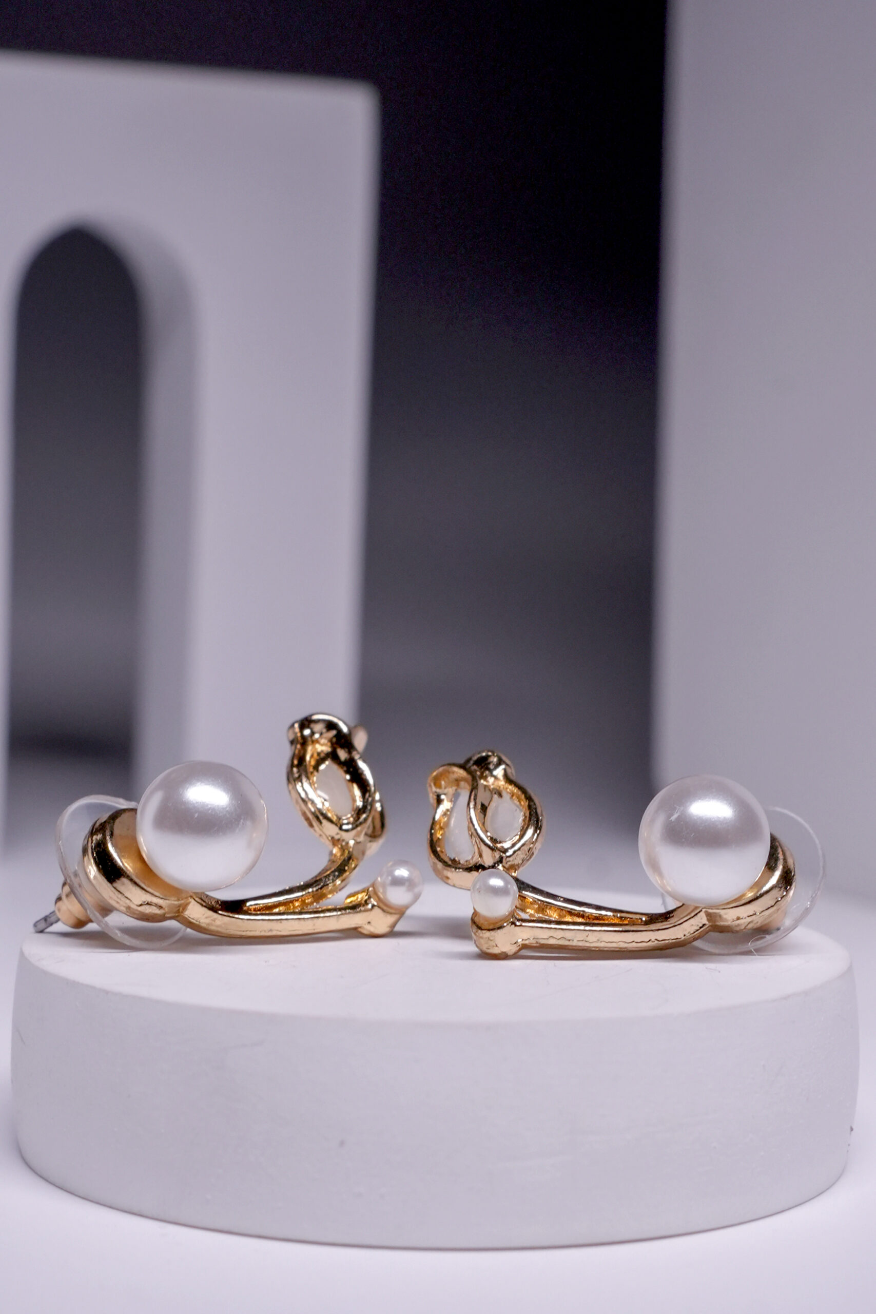 Pearl Leaf Curved Stud Earrings - Image 4