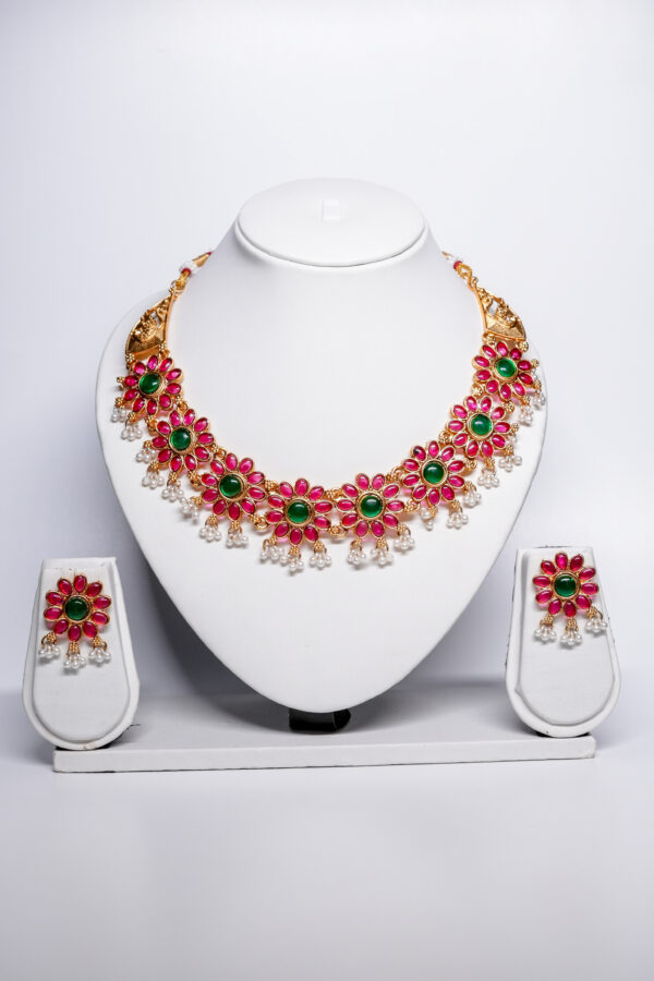 Ruby Green Pearl Floral Temple Necklace Set